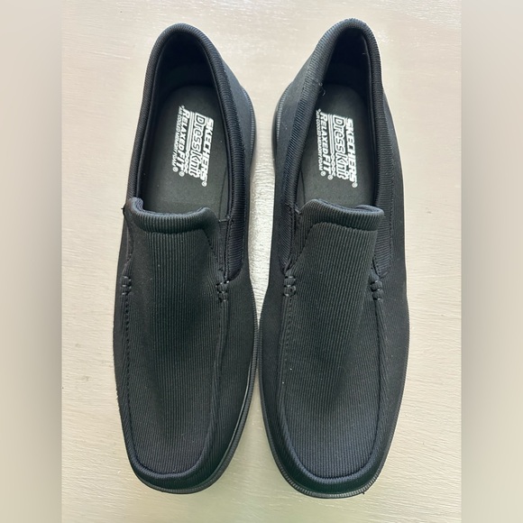 Skechers Men\'s Relaxed Fit Dress Knit Memory Foam Black Slip-On Loafers Size 11 Skechers Men\'s Relaxed Fit Dress Knit Memory Foam Black Slip-On Loafers Size 11